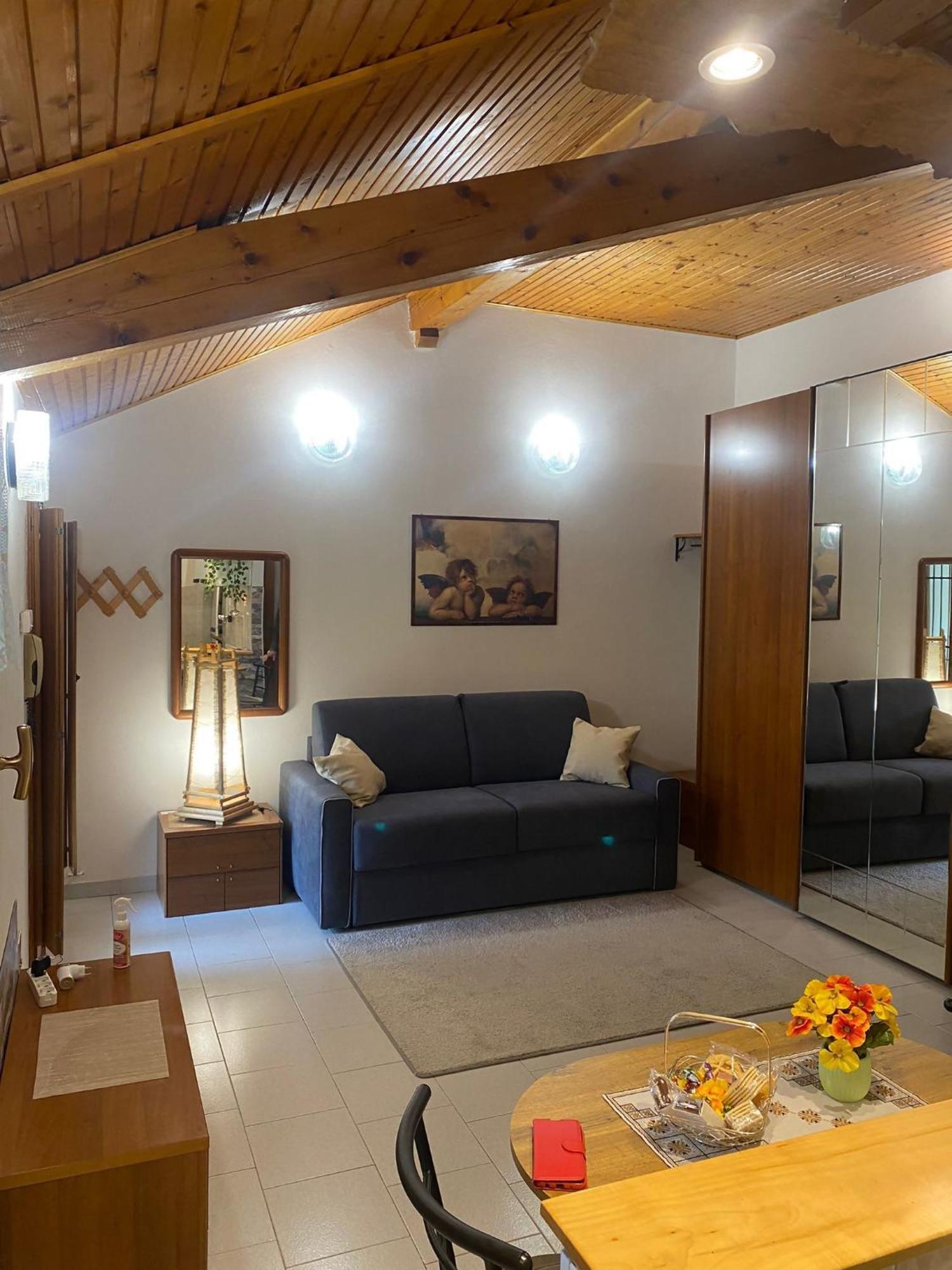 La Corte Dei Torri Loft On The Lake Oliveto Lario ภายนอก รูปภาพ