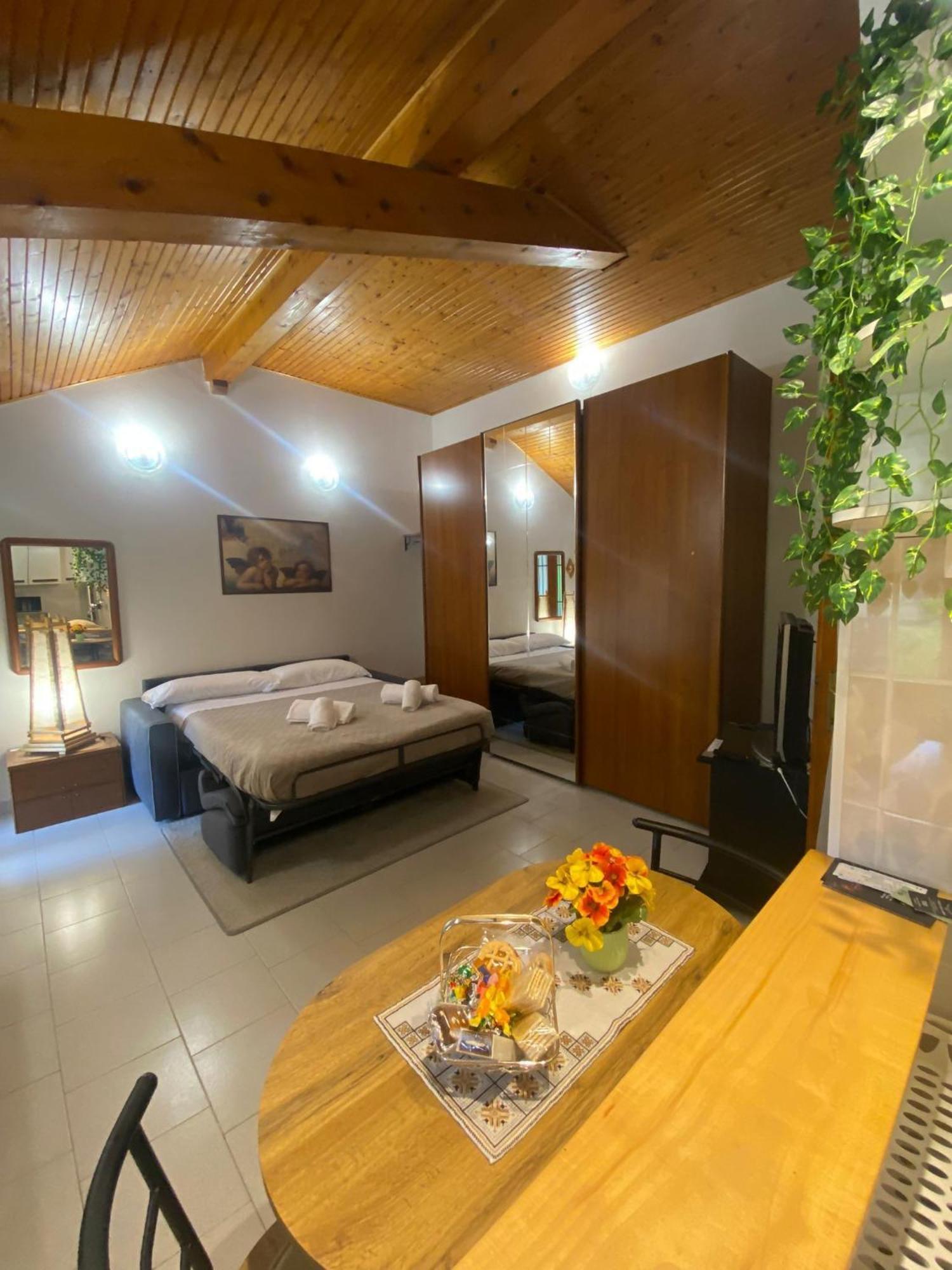 La Corte Dei Torri Loft On The Lake Oliveto Lario ภายนอก รูปภาพ